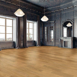 Une très belle salle de réception décorée avec un parquet chêne Udiwood massif Contract de la marque UDIREV