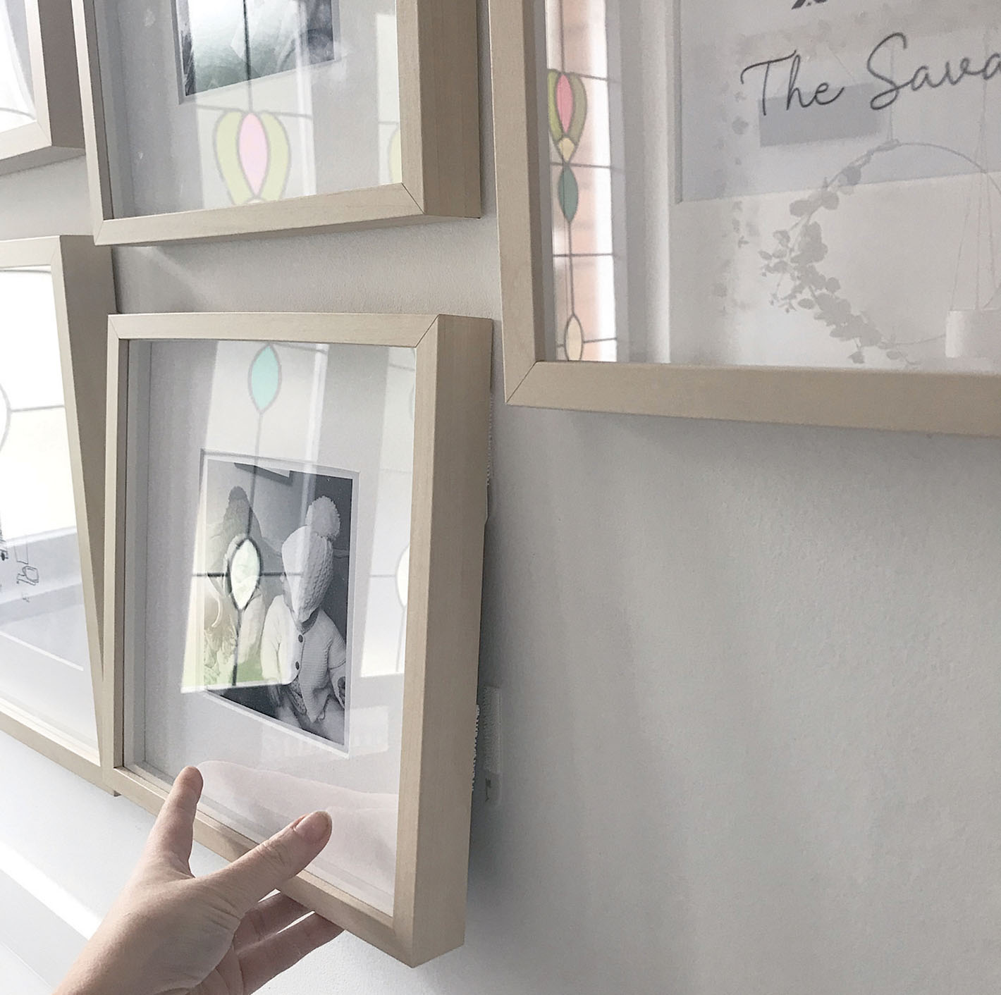 DIY : Créer une galerie de cadres sans percer les murs