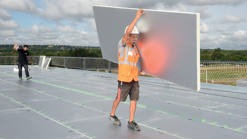 Powerwall : une isolation soignée pour deux imposantes maisons en